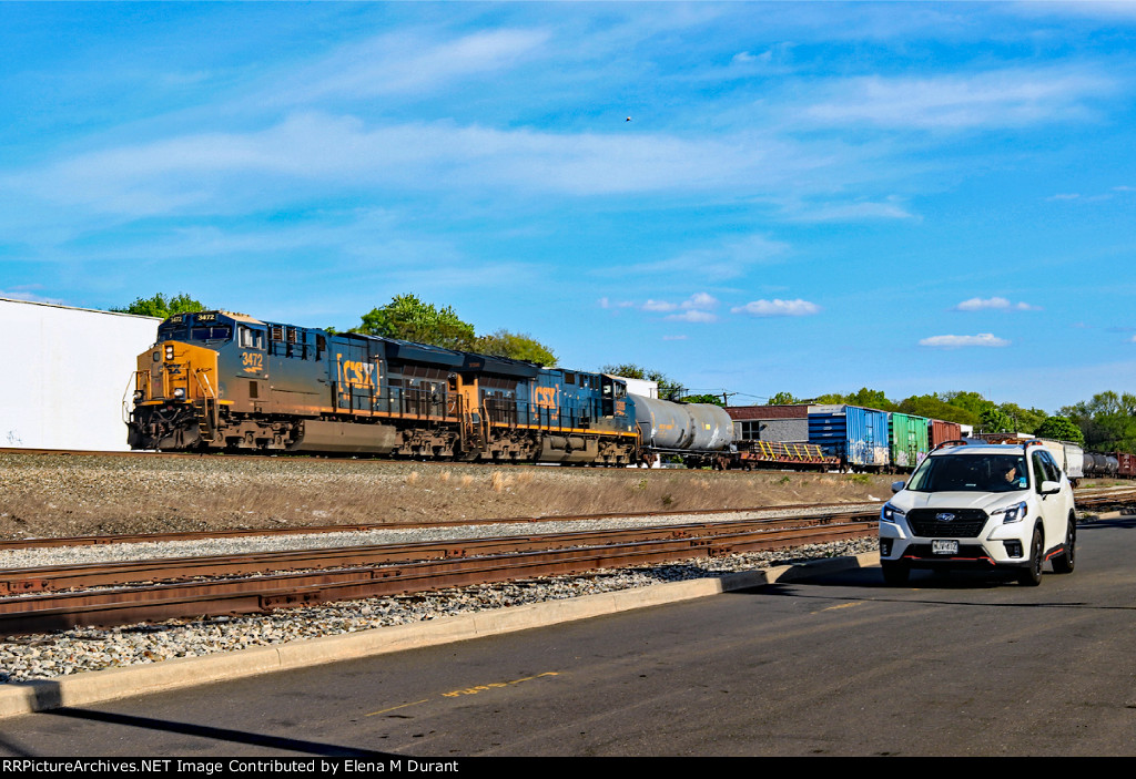 CSX 3472 on M-404